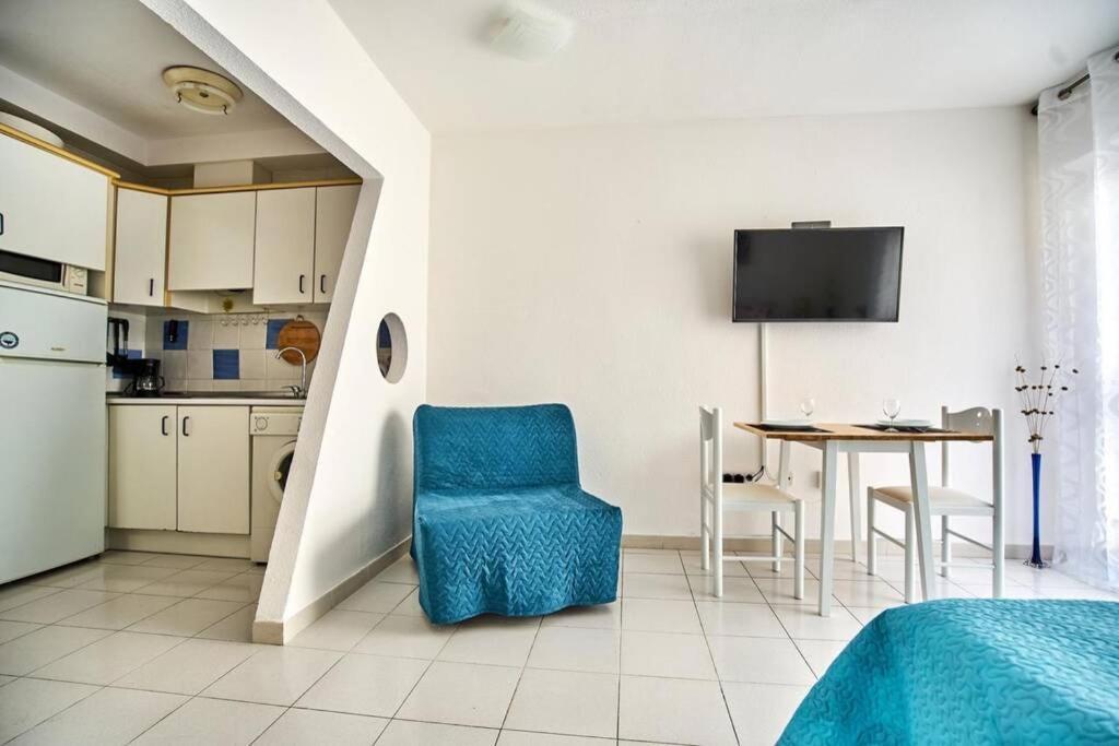 Cozy Studio Apartment Near The Beach Торевьиа Экстерьер фото